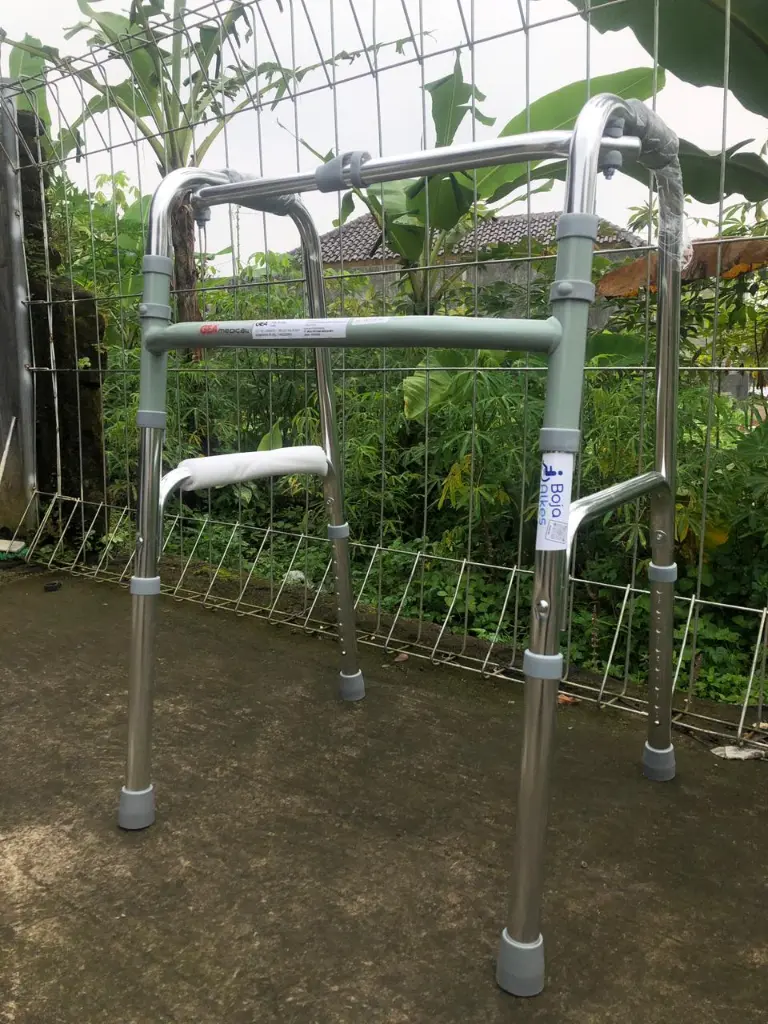 walker alat bantu jalan boja alkes.webp